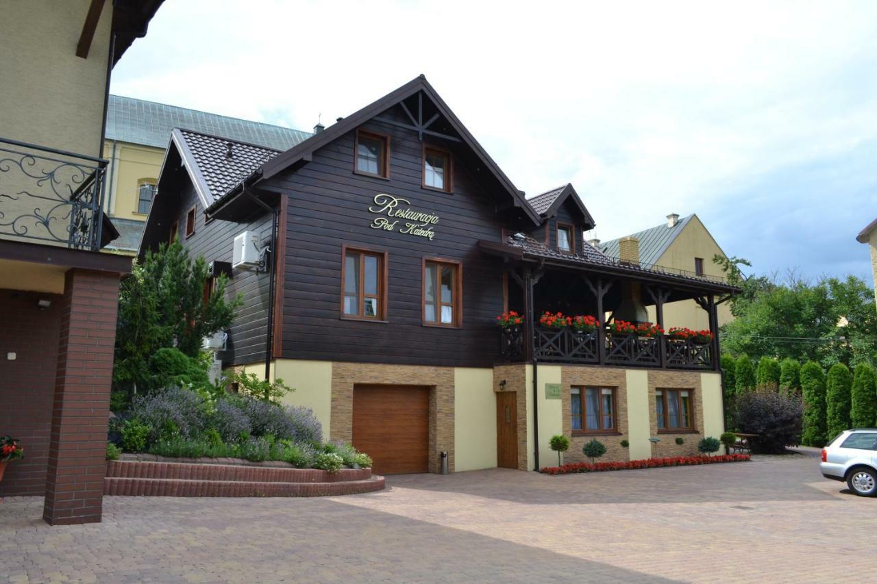 Bed and Breakfast Pod Katedra Дрохичин Экстерьер фото